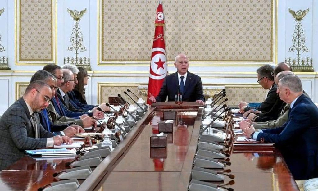 VOICI LE COMMUNIQUÉ XÉNOPHOBE DE LA PRÉSIDENCE DE LA TUNISIE  CONTRE LES AFRICAINS NOIRS