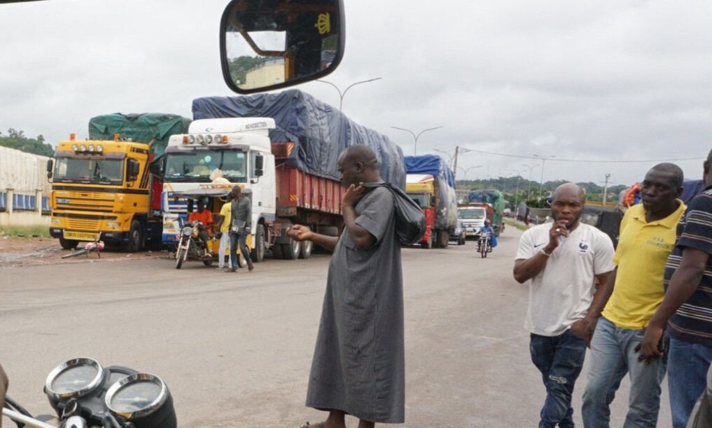 Le Ghana interdit le transit terrestre de neuf produits pour protéger ses recettes douanières