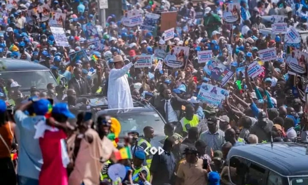 Organisation des Nations Unies  Retour de Macky Sall au Sénégal : une forte mobilisation populaire à son arrivée à Dakar